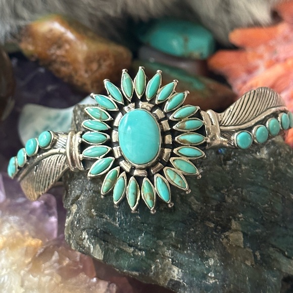Turquoise Pettit point solid sterling silver flower cluster...